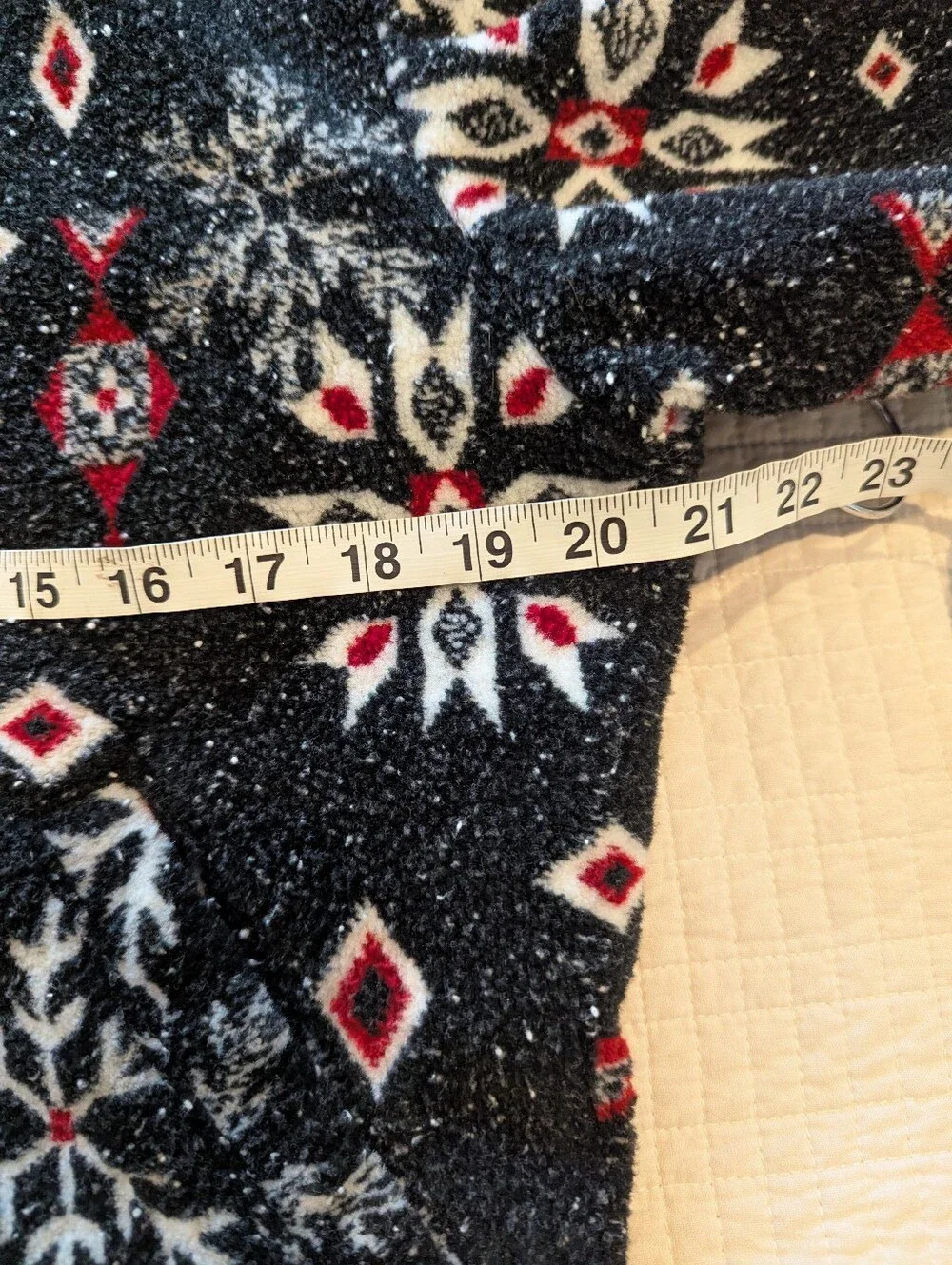TSUNAMI Vintage Black Snowflake Zip-Up Fleece Medium